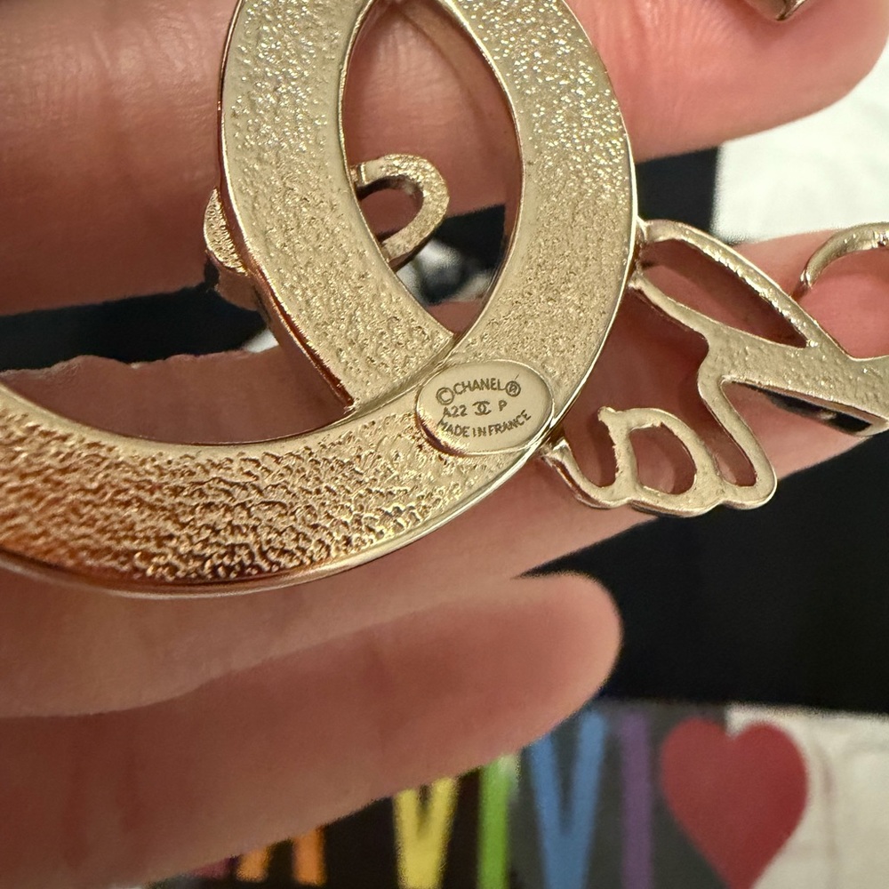 CHANEL Gold and Crystal Brooch - Picture 3 of 3